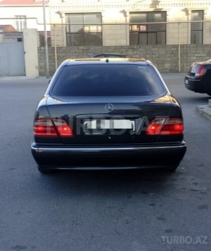 Mercedes E 320 1999, 281,000 km - 3.2 л - Bakı