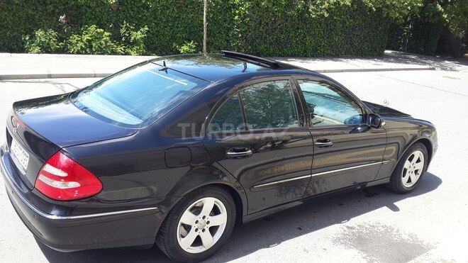 Mercedes E 220 2005, 260,000 km - 2.2 l - Bakı