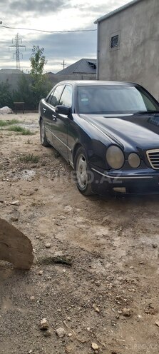 Mercedes E 220 2000, 420,000 km - 2.2 л - Bakı