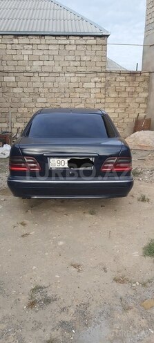Mercedes E 220 2000, 420,000 km - 2.2 л - Bakı