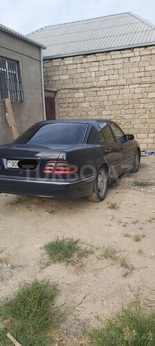 Mercedes E 220 2000, 420,000 km - 2.2 л - Bakı