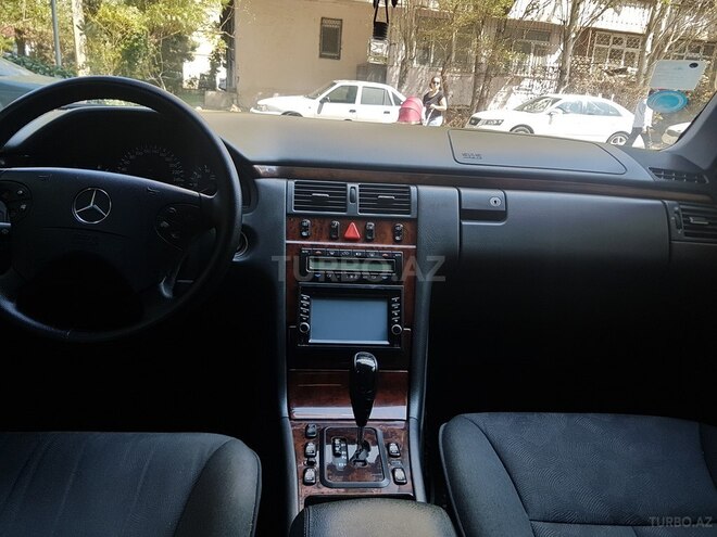 Mercedes E 240 2000, 282,000 km - 2.6 l - Bakı