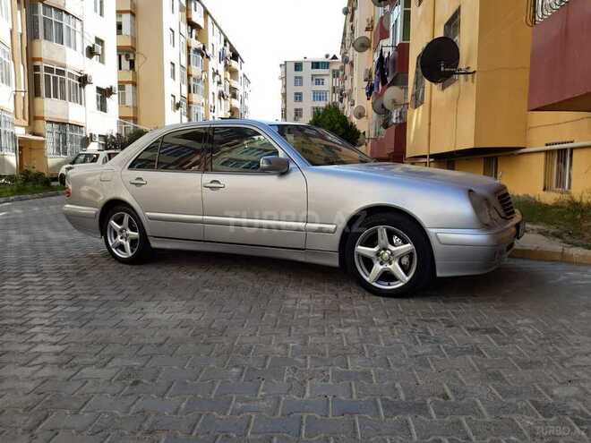 Mercedes E 240 2000, 347,000 km - 2.6 l - Sabirabad