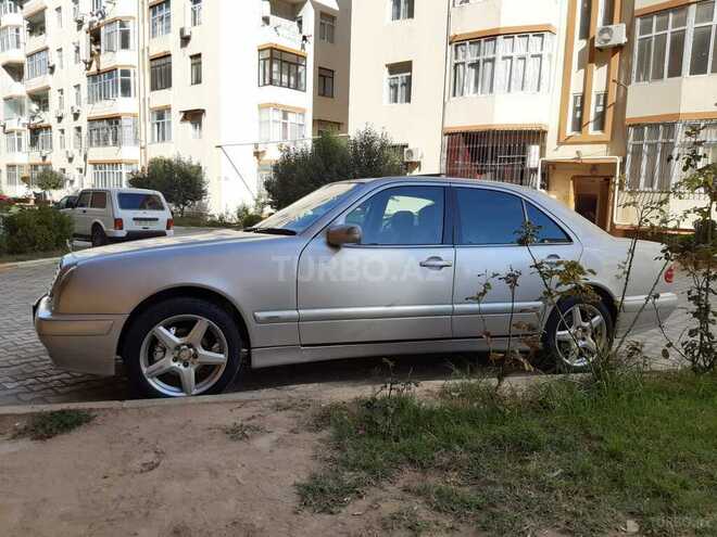 Mercedes E 240 2000, 347,000 km - 2.6 l - Sabirabad