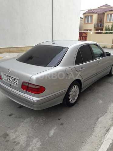 Mercedes E 240 2000, 232,534 km - 2.4 л - Bakı