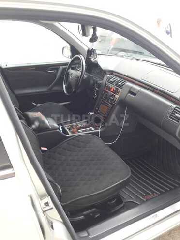 Mercedes E 240 2000, 232,534 km - 2.4 л - Bakı