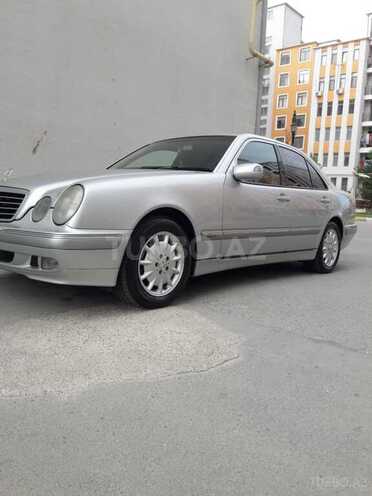 Mercedes E 240 2000, 232,534 km - 2.4 л - Bakı
