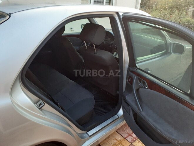 Mercedes E 220 2001, 311,000 km - 2.2 l - Gəncə