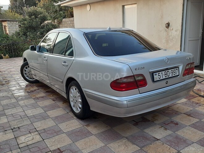 Mercedes E 220 2001, 311,000 km - 2.2 l - Gəncə