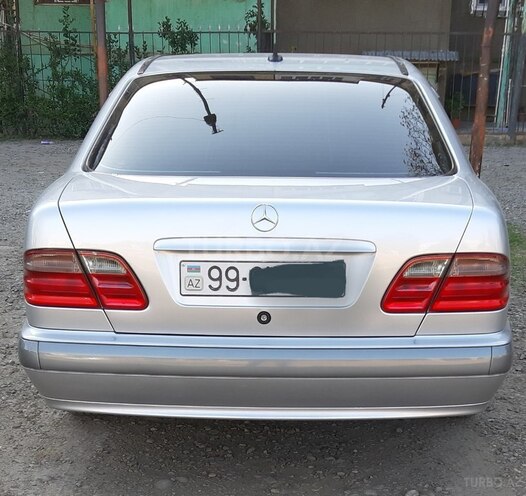 Mercedes E 220 2000, 304,145 km - 2.2 l - Gəncə