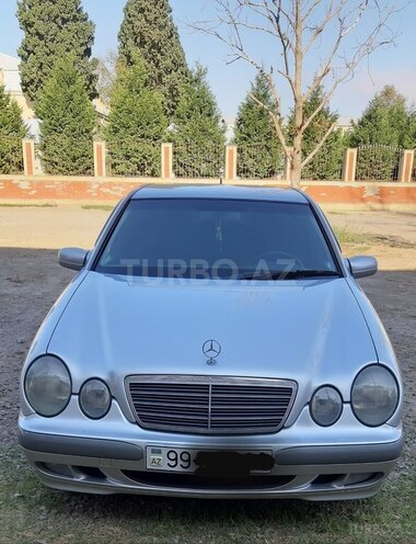 Mercedes E 220 2000, 304,145 km - 2.2 l - Gəncə