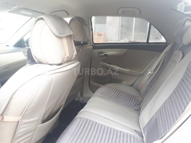 Toyota Corolla 2013, 123,000 km - 1.8 л - Bakı