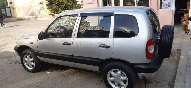 Chevrolet Niva 2005, 300,000 km - 1.7 l - Sumqayıt