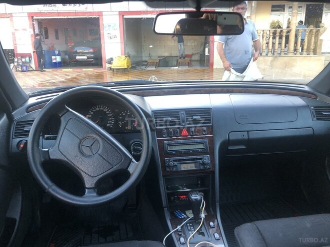 Mercedes C 280 1998, 260,000 km - 2.8 l - Yevlax