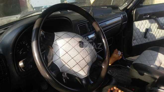 GAZ 31029 1994, 300,000 km - 2.4 l - Salyan