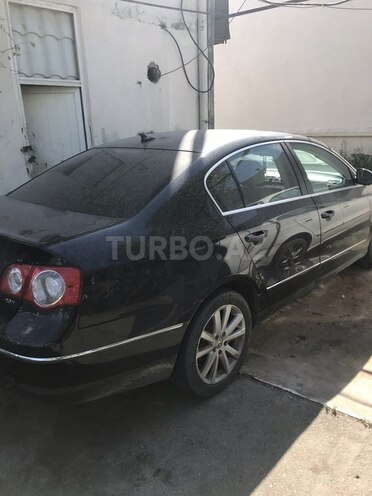 Volkswagen Passat 2006, 100,000 km - 2.0 л - Bakı