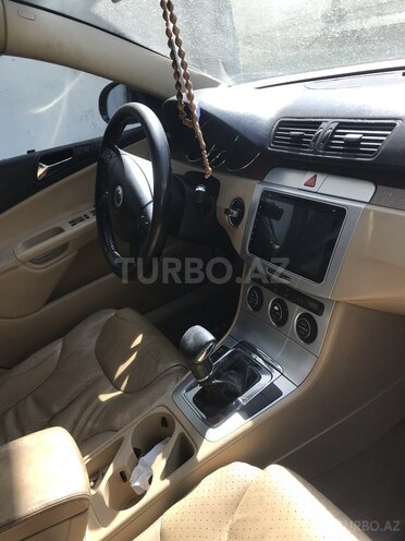Volkswagen Passat 2006, 100,000 km - 2.0 л - Bakı