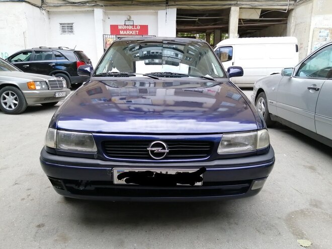 Opel Astra 1995, 297,850 km - 2.0 l - Bakı