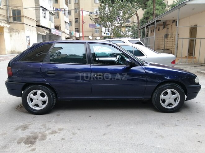Opel Astra 1995, 297,850 km - 2.0 l - Bakı