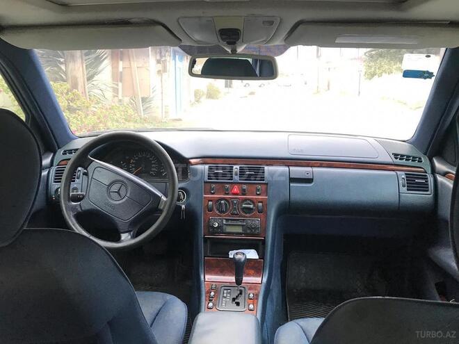 Mercedes E 200 1998, 250,000 km - 2.0 l - Bakı