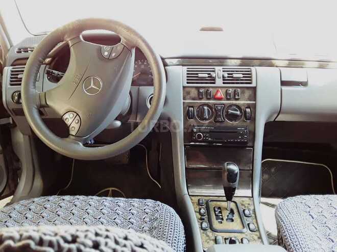 Mercedes E 240 2001, 290,000 km - 2.4 l - Bakı