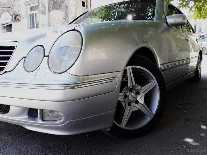 Mercedes E 240 2001, 290,000 km - 2.4 l - Bakı