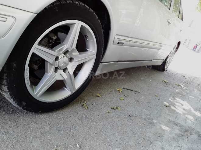 Mercedes E 240 2001, 290,000 km - 2.4 l - Bakı