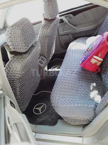 Mercedes E 240 2001, 290,000 km - 2.4 l - Bakı