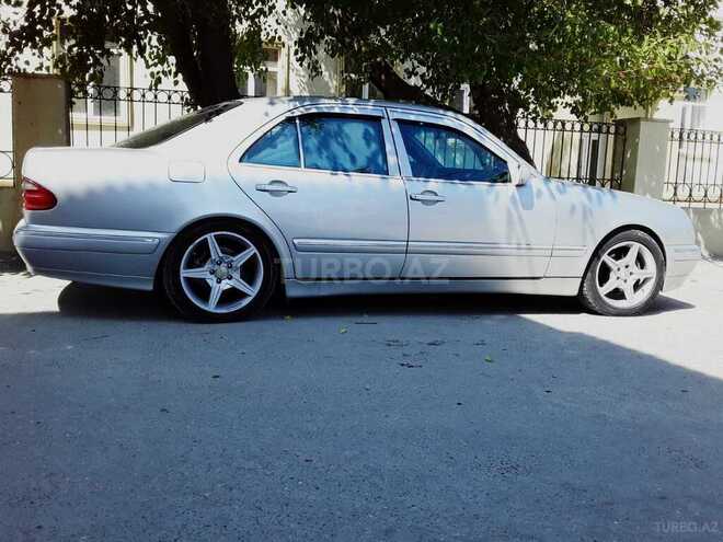 Mercedes E 240 2001, 290,000 km - 2.4 l - Bakı