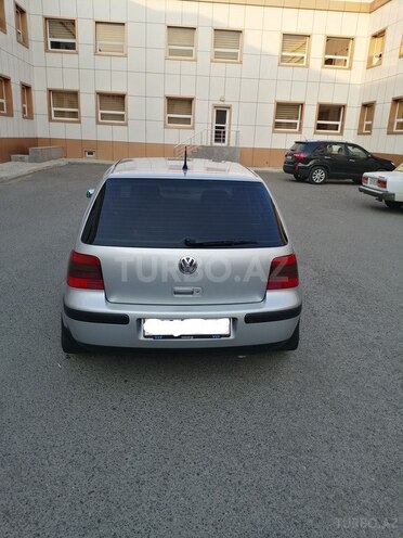 Volkswagen Golf 2000, 270,000 km - 1.6 l - Ucar