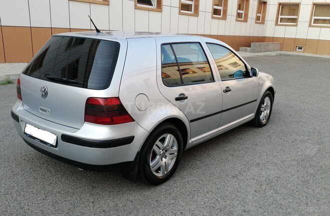 Volkswagen Golf 2000, 270,000 km - 1.6 l - Ucar