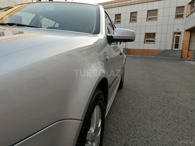 Volkswagen Golf 2000, 270,000 km - 1.6 l - Ucar