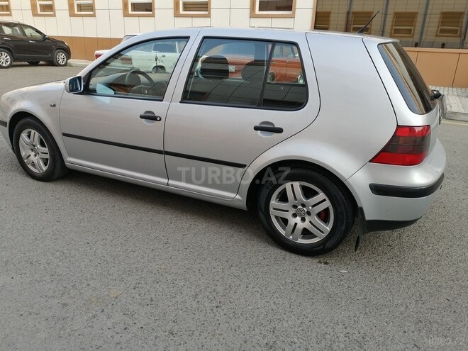 Volkswagen Golf 2000, 270,000 km - 1.6 l - Ucar