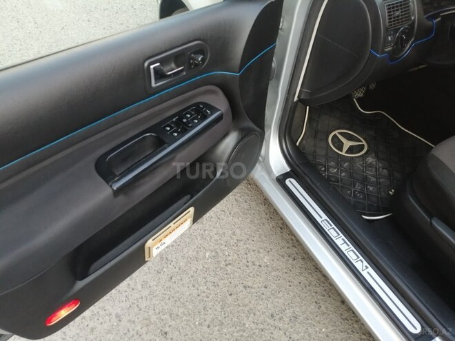 Volkswagen Golf 2000, 270,000 km - 1.6 l - Ucar