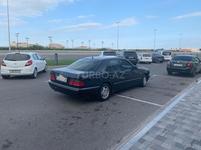 Mercedes E 240 1998, 256,893 km - 2.4 l - Bakı