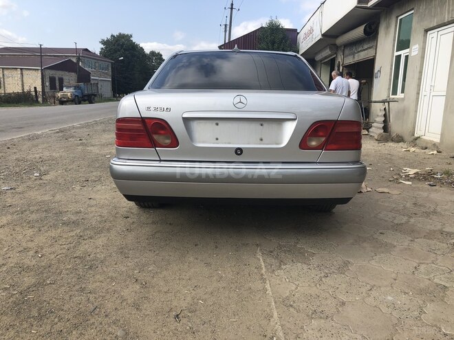 Mercedes E 230 1996, 280,000 km - 2.3 l - Masallı