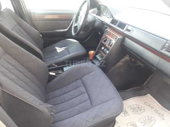Mercedes E 200 1993, 357,000 km - 2.0 л - Bakı