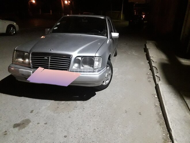 Mercedes E 200 1993, 357,000 km - 2.0 л - Bakı