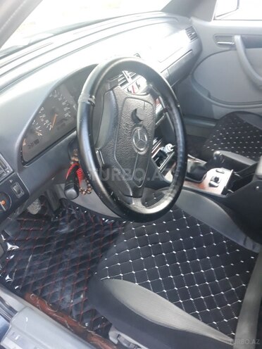 Mercedes C 220 1999, 200,000 km - 2.2 l - Yevlax