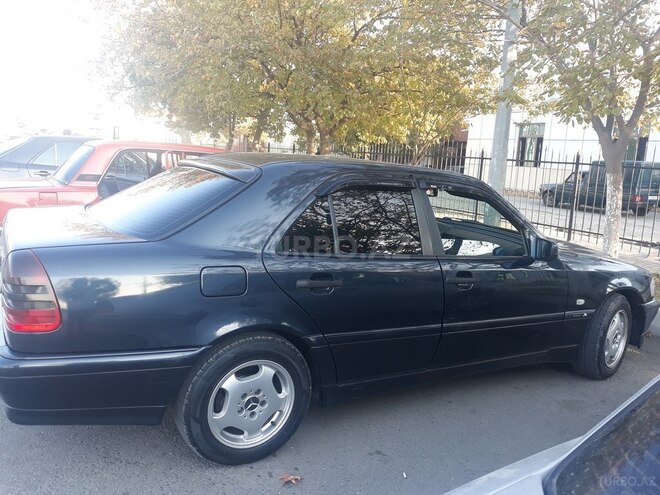 Mercedes C 220 1999, 200,000 km - 2.2 l - Yevlax