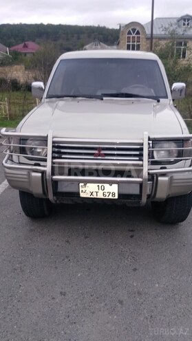 Mitsubishi Pajero 1992, 352,000 km - 2.5 l - Qusar