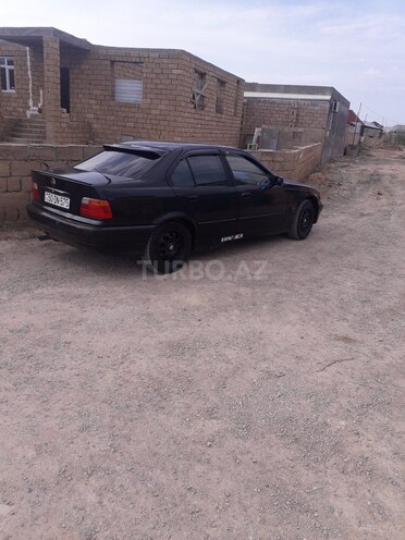 BMW 318 1995, 385,042 km - 1.8 л - Sumqayıt