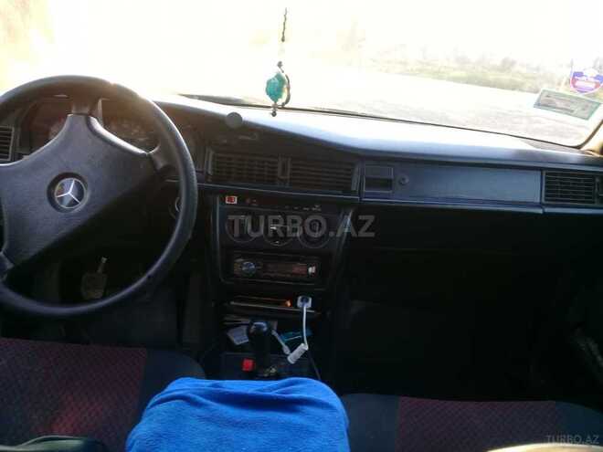 Mercedes 190 1991, 450,000 km - 2.0 l - Astara