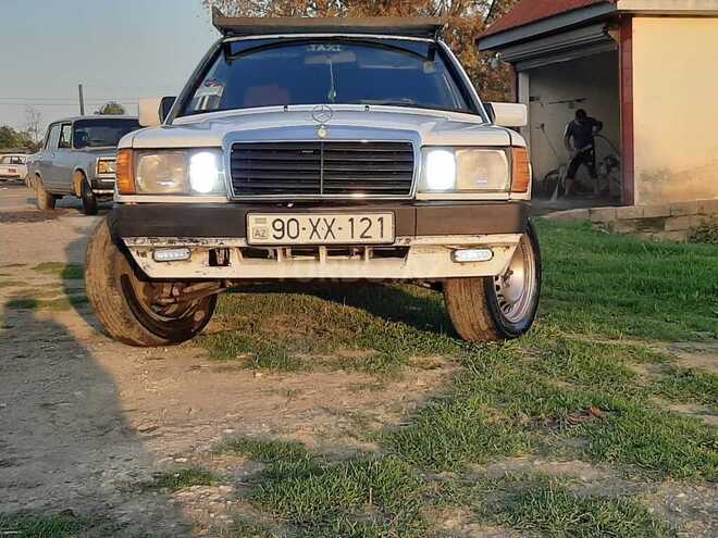 Mercedes 190 1991, 450,000 km - 2.0 l - Astara