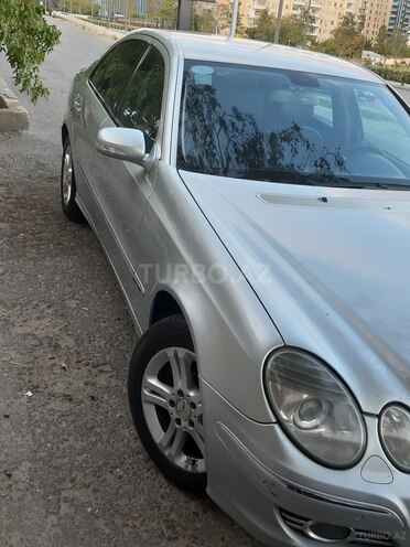 Mercedes E 220 2006, 371,500 km - 2.2 l - Bakı