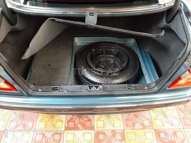 Mercedes E 240 2001, 210,000 km - 2.4 l - Gəncə