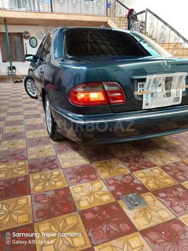 Mercedes E 240 2001, 210,000 km - 2.4 l - Gəncə