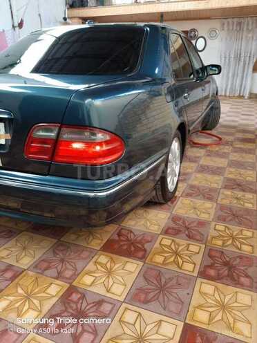 Mercedes E 240 2001, 210,000 km - 2.4 l - Gəncə