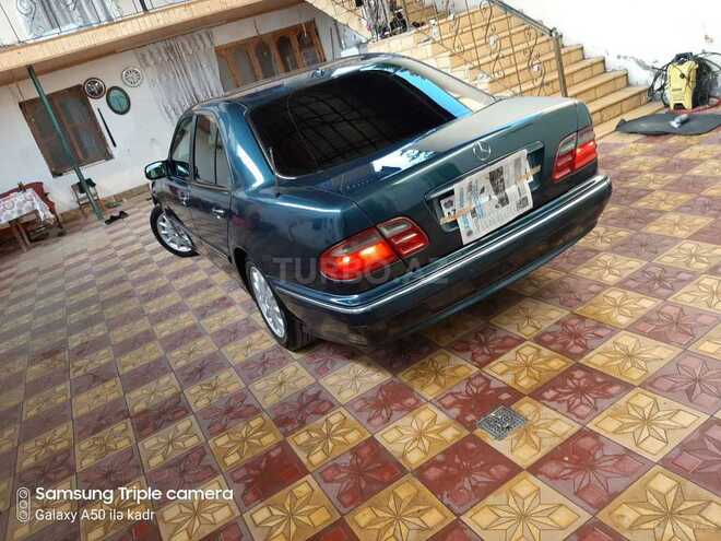 Mercedes E 240 2001, 210,000 km - 2.4 l - Gəncə
