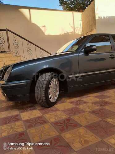 Mercedes E 240 2001, 210,000 km - 2.4 l - Gəncə